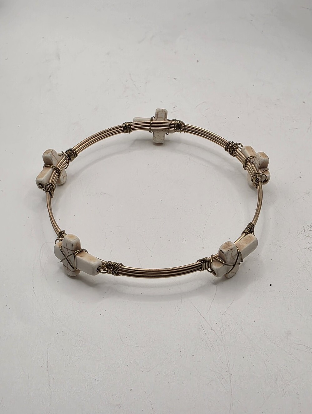 Wire Wrapped Howlite Cross Bangle Bracelet Brass Gold Tone Stone Crosses ~2.75"
